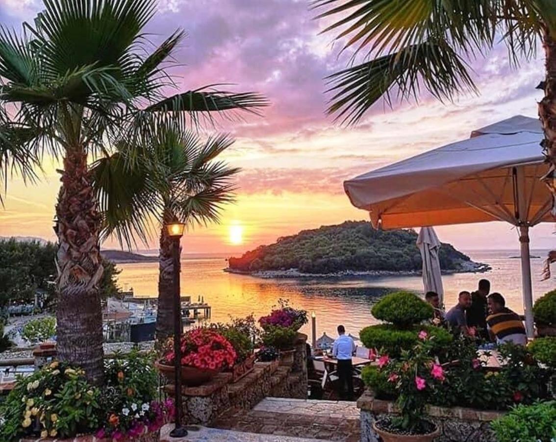 Luxury King And Queen Apartment For Royal Holiday Sarande Bagian luar foto